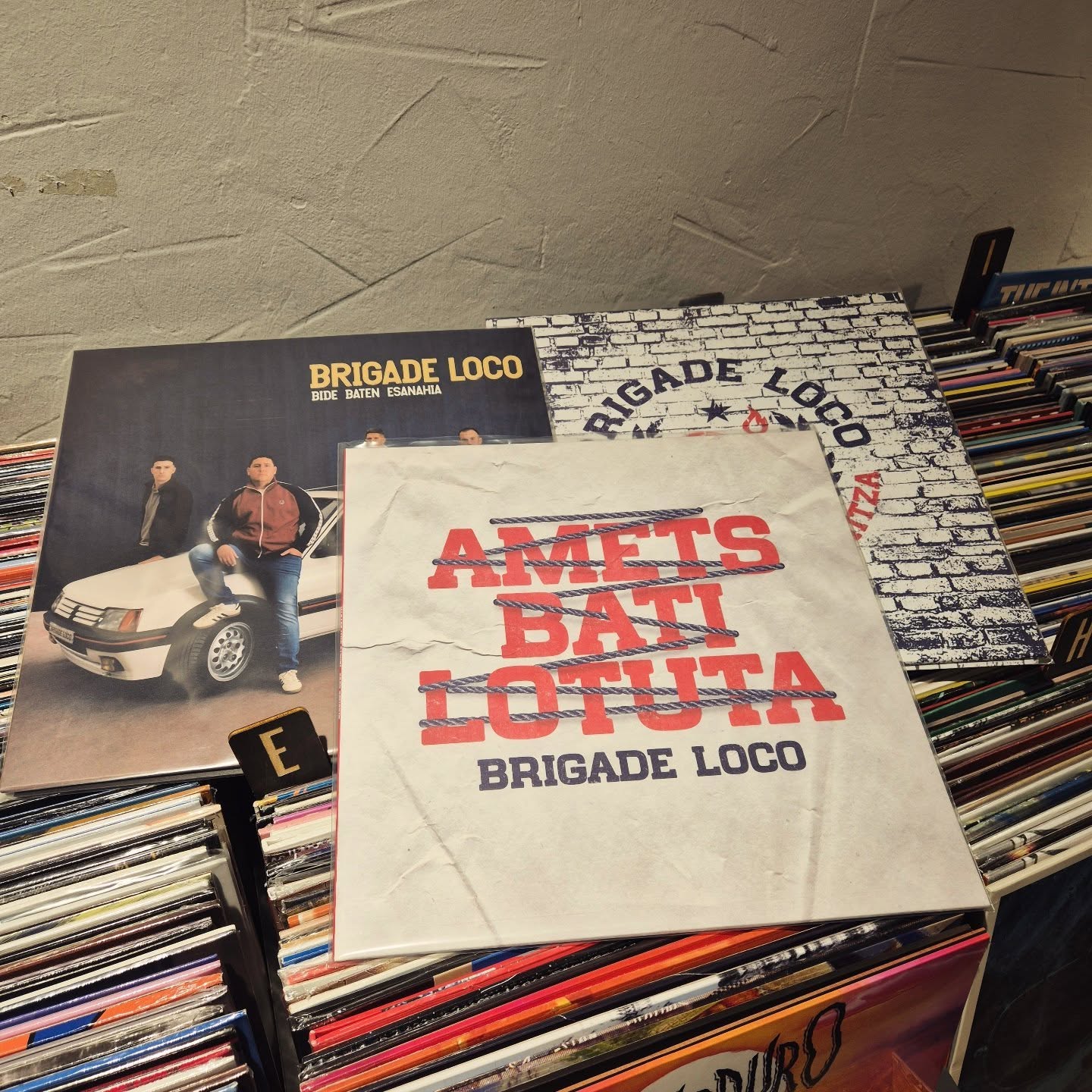 #brigadeloco ✨📸⚡🤩
#vinylora #vinyloradenda #vinylcollection #vinyljunkie vinylstore vinylrecords vinylcommunity vitoriagasteiz aldezaharra saveyourlocalrecordstore 

www.vinylora.com