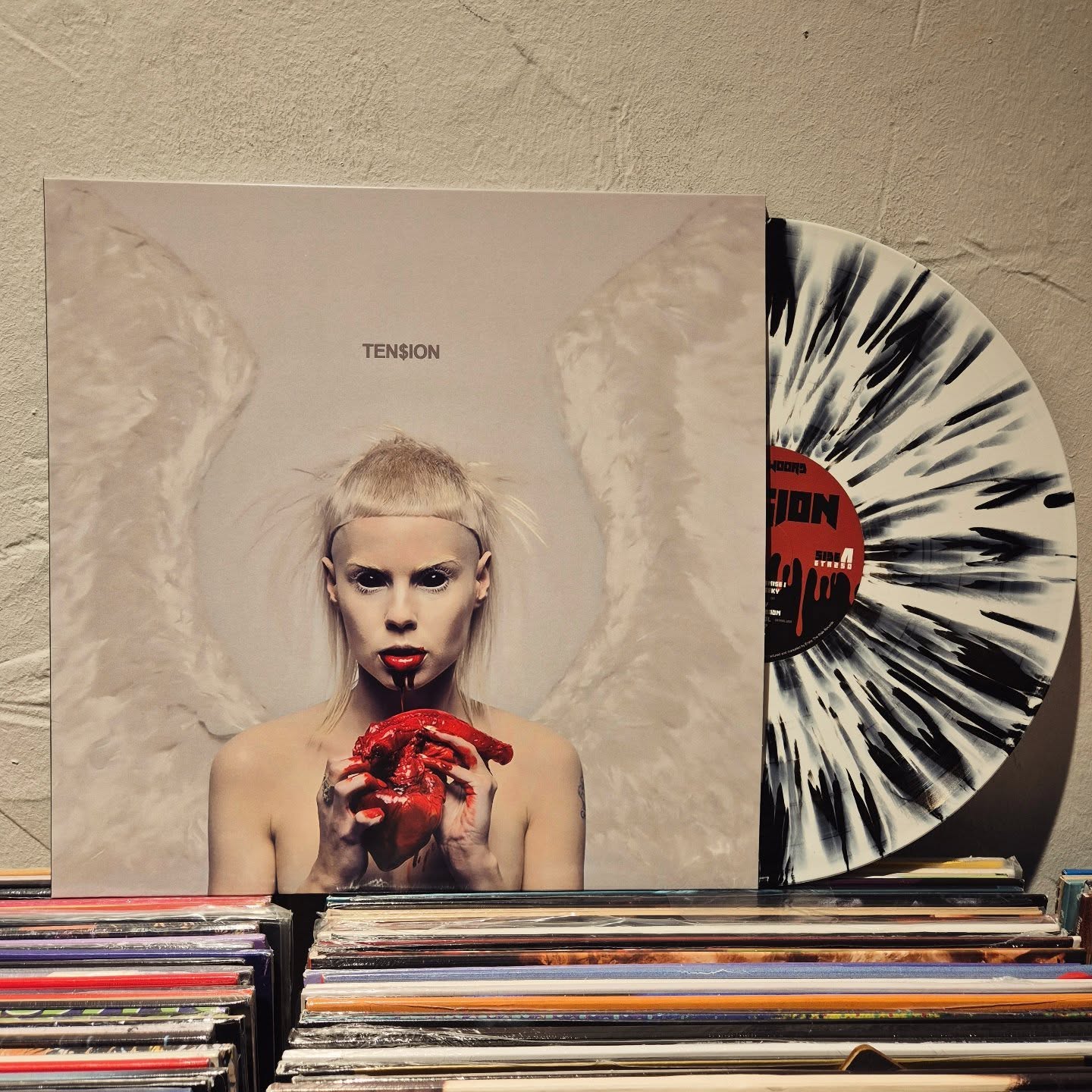 #dieantwoord #tension 🤩✨📸🔊
#vinylora #vinyloradenda #vinylcollection vinyljunkie vinylstore vinylrecords vinylcommunity vitoriagasteiz aldezaharra saveyourlocalrecordstore