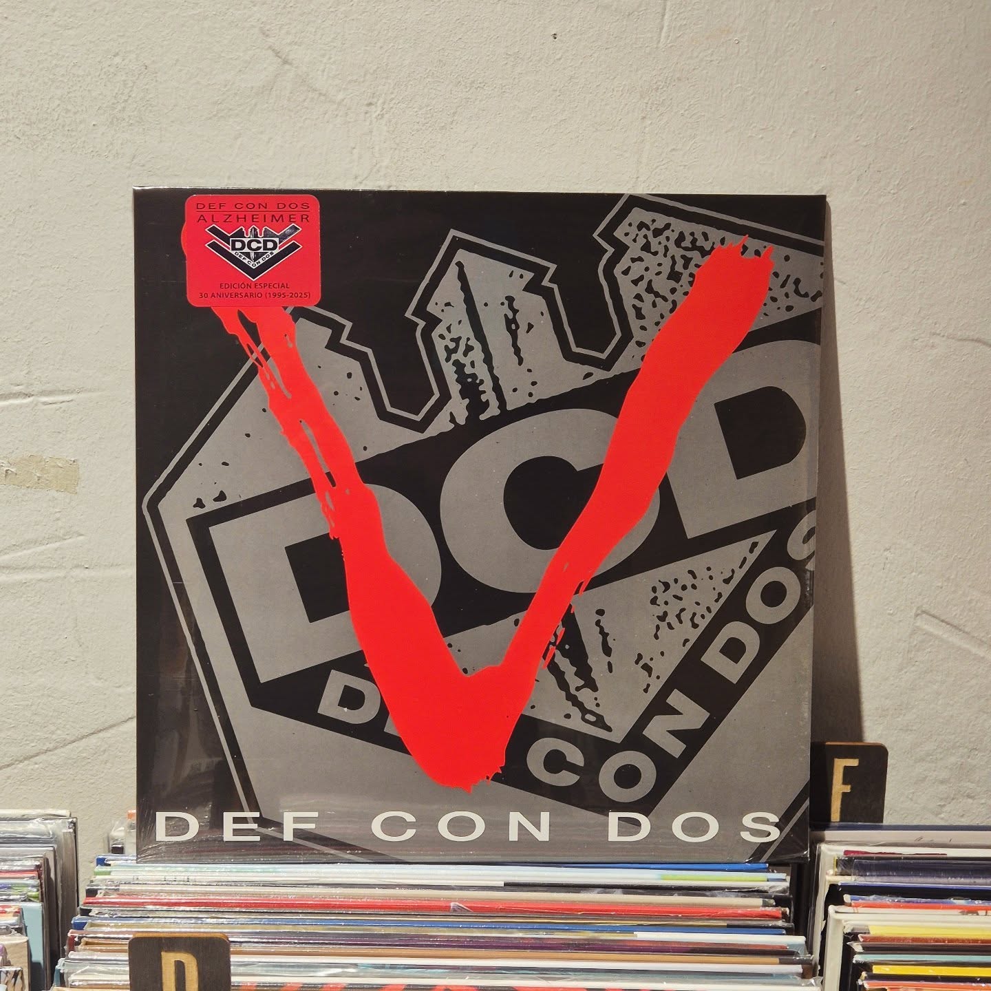 #defcondos #alzheimer ✨💥🔊👀
#vinylora #vinyloradenda #vinylcollection #vinyljunkie #vinylstore #vinylrecords #vinylcommunity #vitoriagasteiz #aldezaharra #saveyourlocalrecordstore #instavinyl 

https://vinylora.com/tienda/5021732767028/