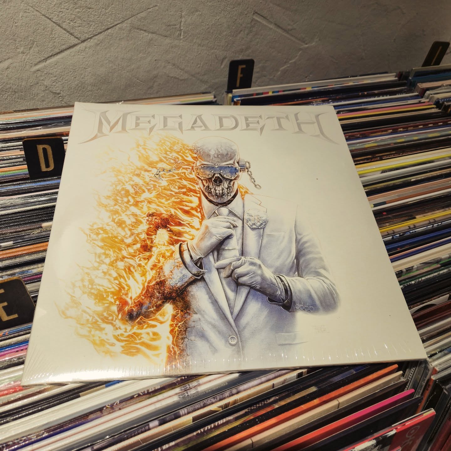 #megadeth 🌩️💥✨🔊
#vinylora #vinyloradenda #vinylcollection #vinyljunkie vinylstore vinylrecords vinylcommunity vitoriagasteiz aldezaharra saveyourlocalrecordstore 

https://vinylora.com/tienda/8024391153253/