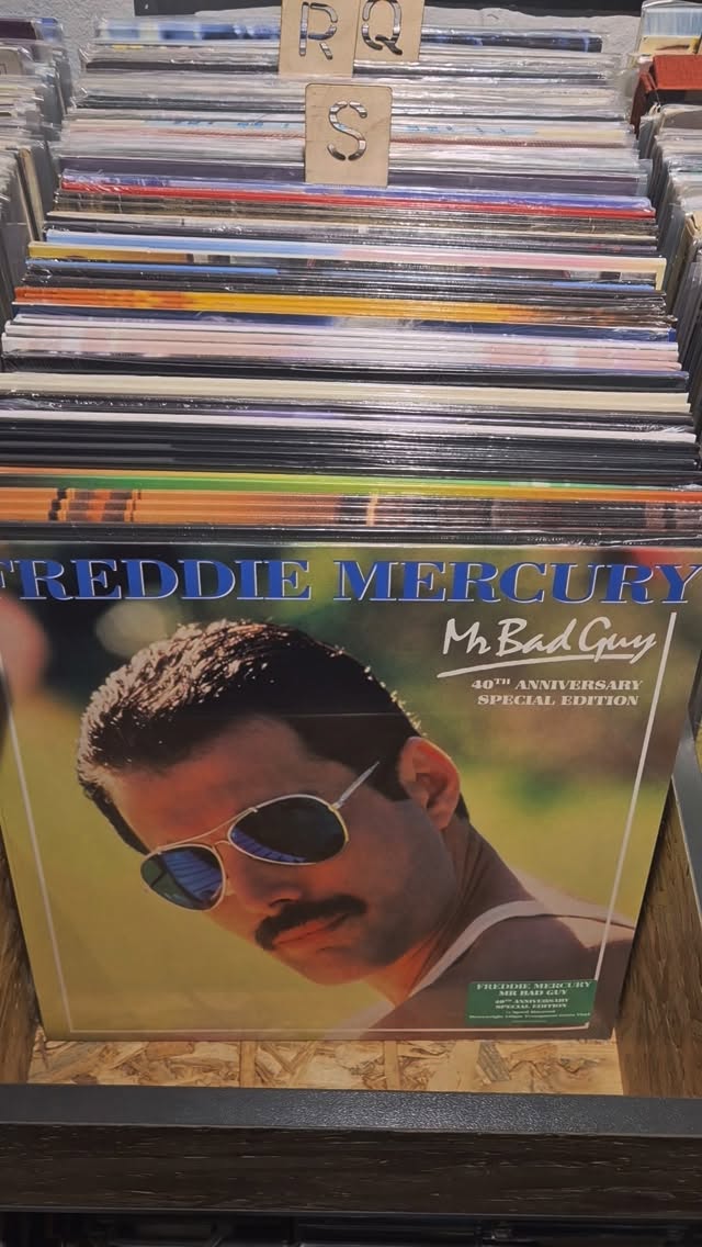 #vinylora #vinyloradenda #vinylcollection #vinyljunkie #vinylstore vinylrecords vinylcommunity vitoriagasteiz aldezaharra saveyourlocalrecordstore instavinyl