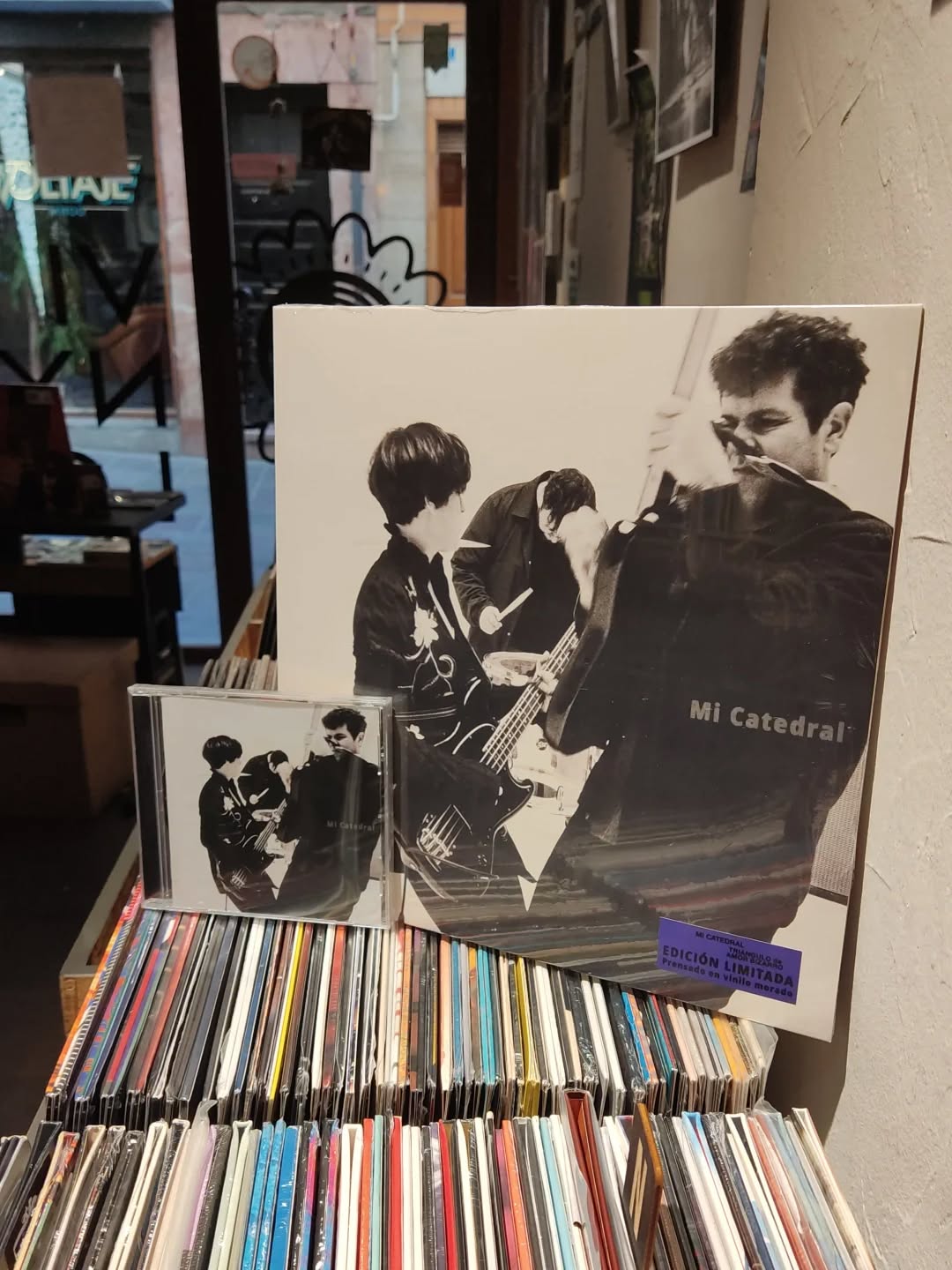 #triangulodeamorbizarro #micatedral 🔊🎸✨📸
#vinylora #vinyloradenda #vinylcollection vinyljunkie vinylstore vinylrecords vinylcommunity vitoriagasteiz aldezaharra saveyourlocalrecordstore 

www.vinylora.com